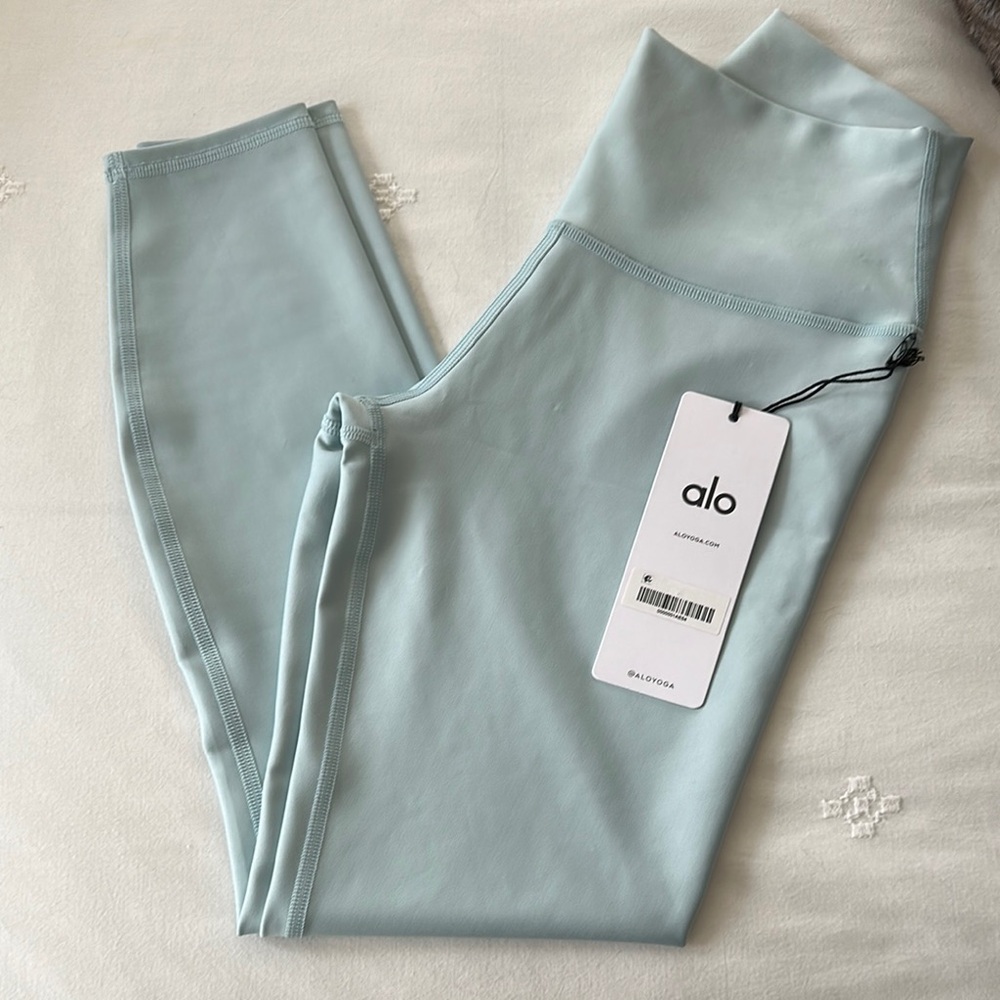 Alo Yoga Chalk Blue Airlift Leggings Size Small - Brand New 7/8